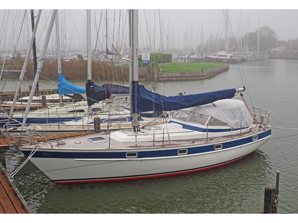 Hallberg-Rassy 352